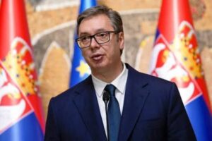 Президент Сербії Александар Вучич під час спілкування із сербськими журналістами після саміту "Південно-Східна Європа –
