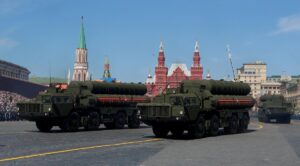 Хронологія переходу РФ на ракети С-400 для ударів по Києву: від запасів до комбінованих атак