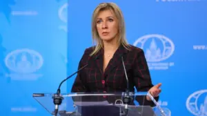 Марія Захарова під час брифінгу МЗС Росії