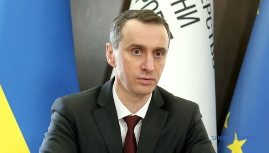 Міністр охорони здоров'я Віктор Ляшко під час телеефіру, де йдеться про перереєстрацію вакцин від грипу та очікувану поставку