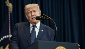 Трамп назвав причину заворушень у Франції та закликав закрити кордони