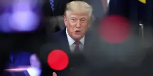 Трамп пообіцяв звільнити Блера і ЛаСівіту при підтвердженні конфлікту інтересів